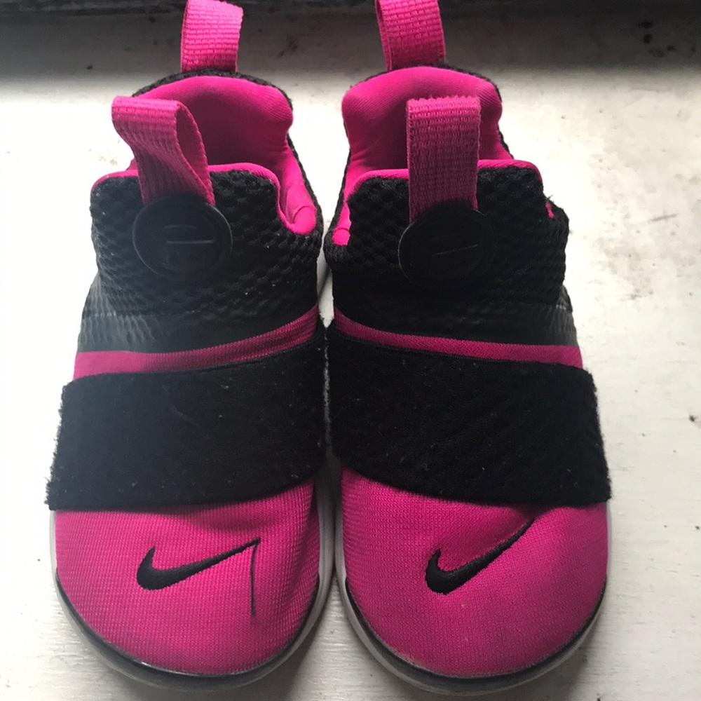 Nike Black and Pink Presto Extreme